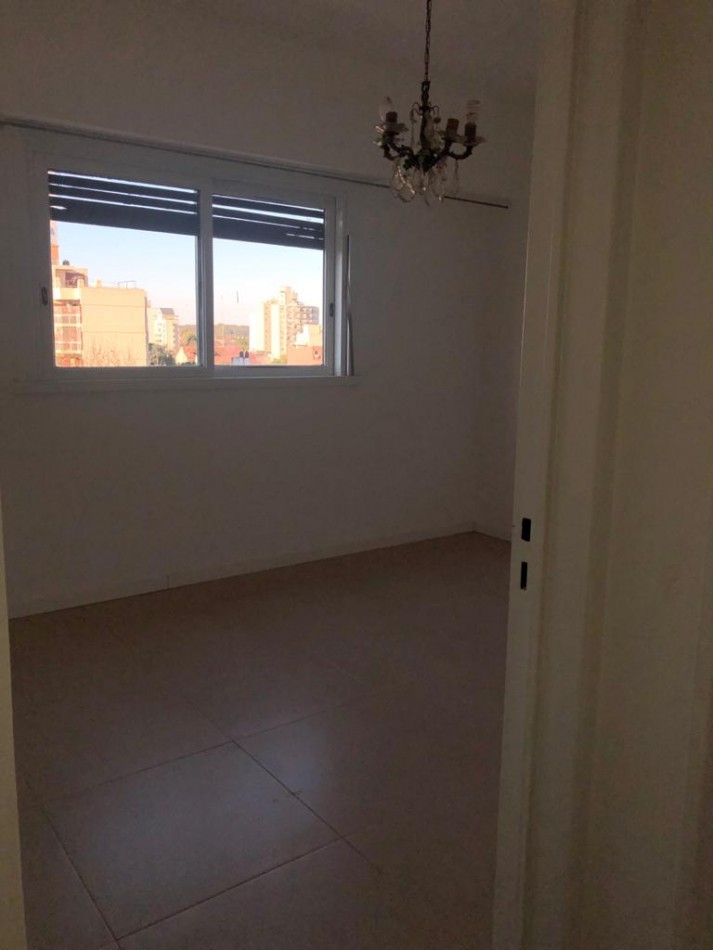 DEPARTAMENTO EN EL CENTRO DE SAN MIGUEL SOBRE AV. PTE. PERON