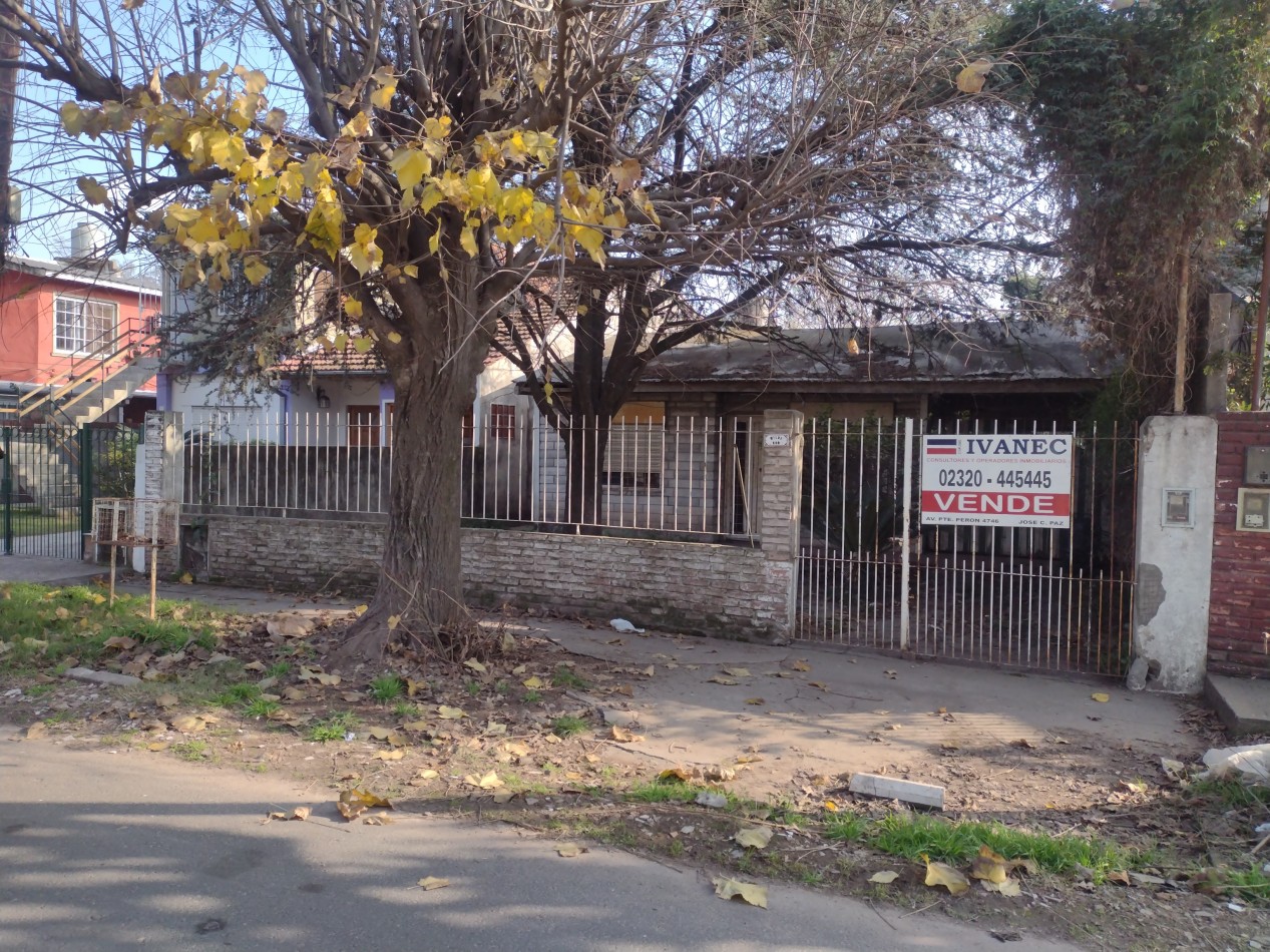 CASA A 50 MTS. DE RUTA 8 CON 2 DORMITORIOS