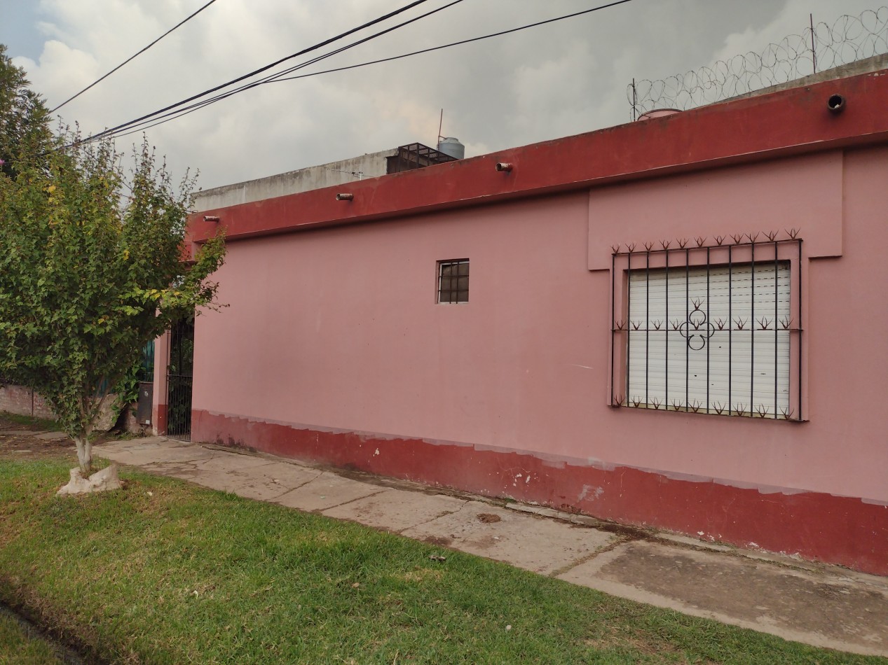 CASA EN ESQUINA SOBRE AV. CROACIA 