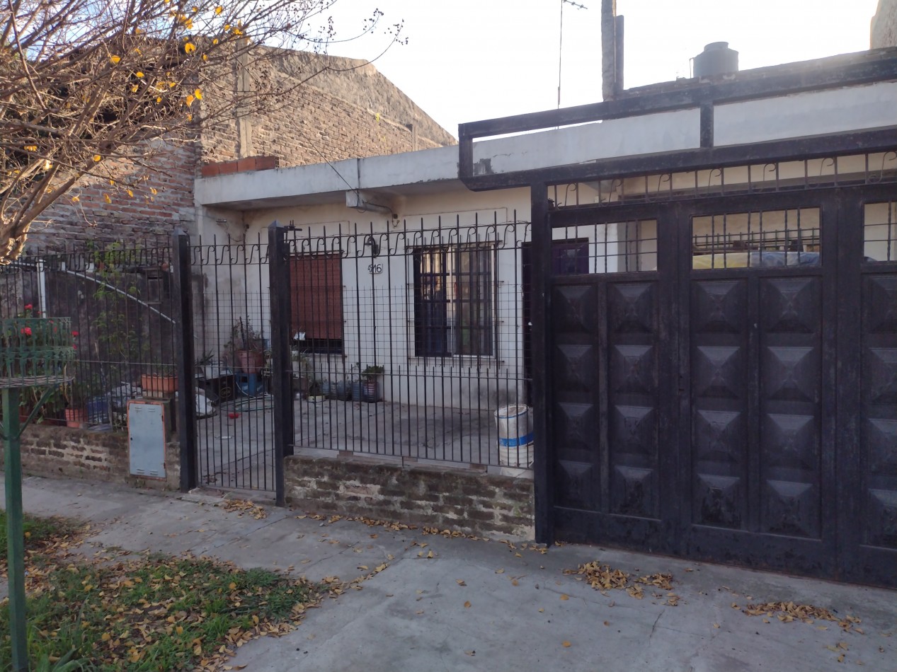 CASA A 150 METROS DE PTE. PERON EN JOSE C. PAZ