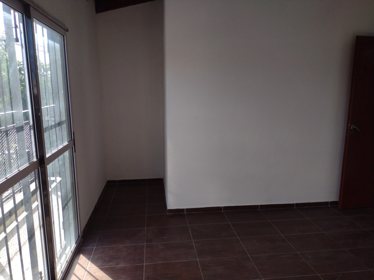 DEPARTAMENTO DE 2 AMBIENTES EN PLANTA ALTA ( BARRIO STA. RITA  -  JOSE C. PAZ )