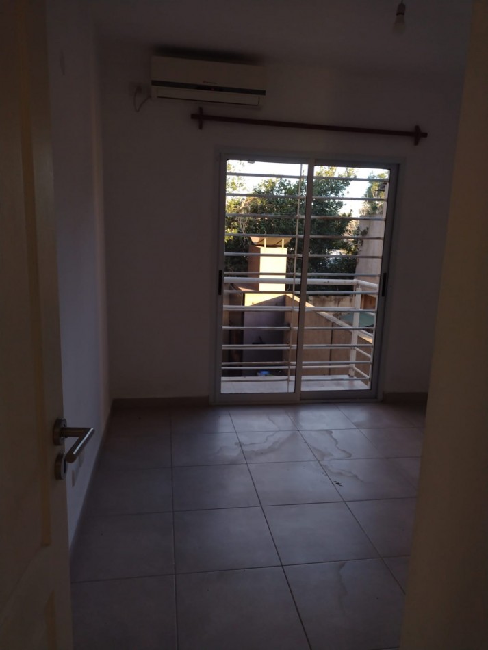 DUPLEX EN JOSE C. PAZ - 