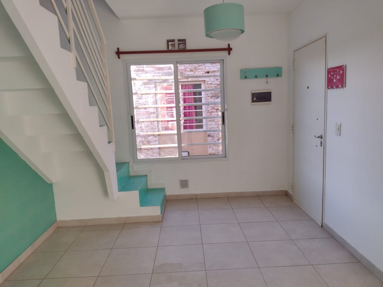 DUPLEX EN JOSE C. PAZ - 