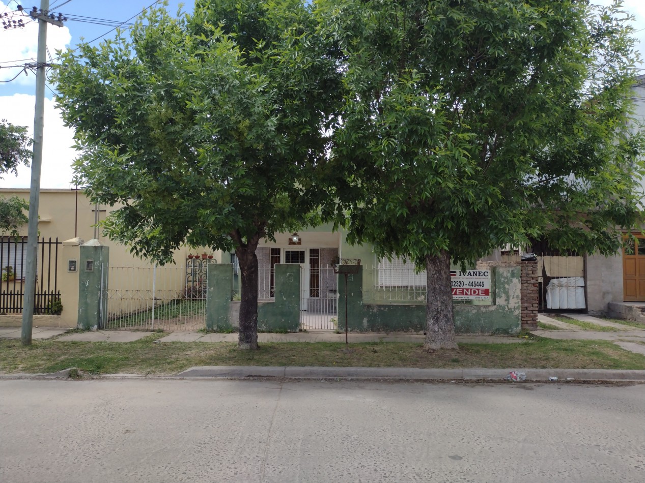 CASA MAS DPTO. AL FONDO EN BARRIO STA. PAULA