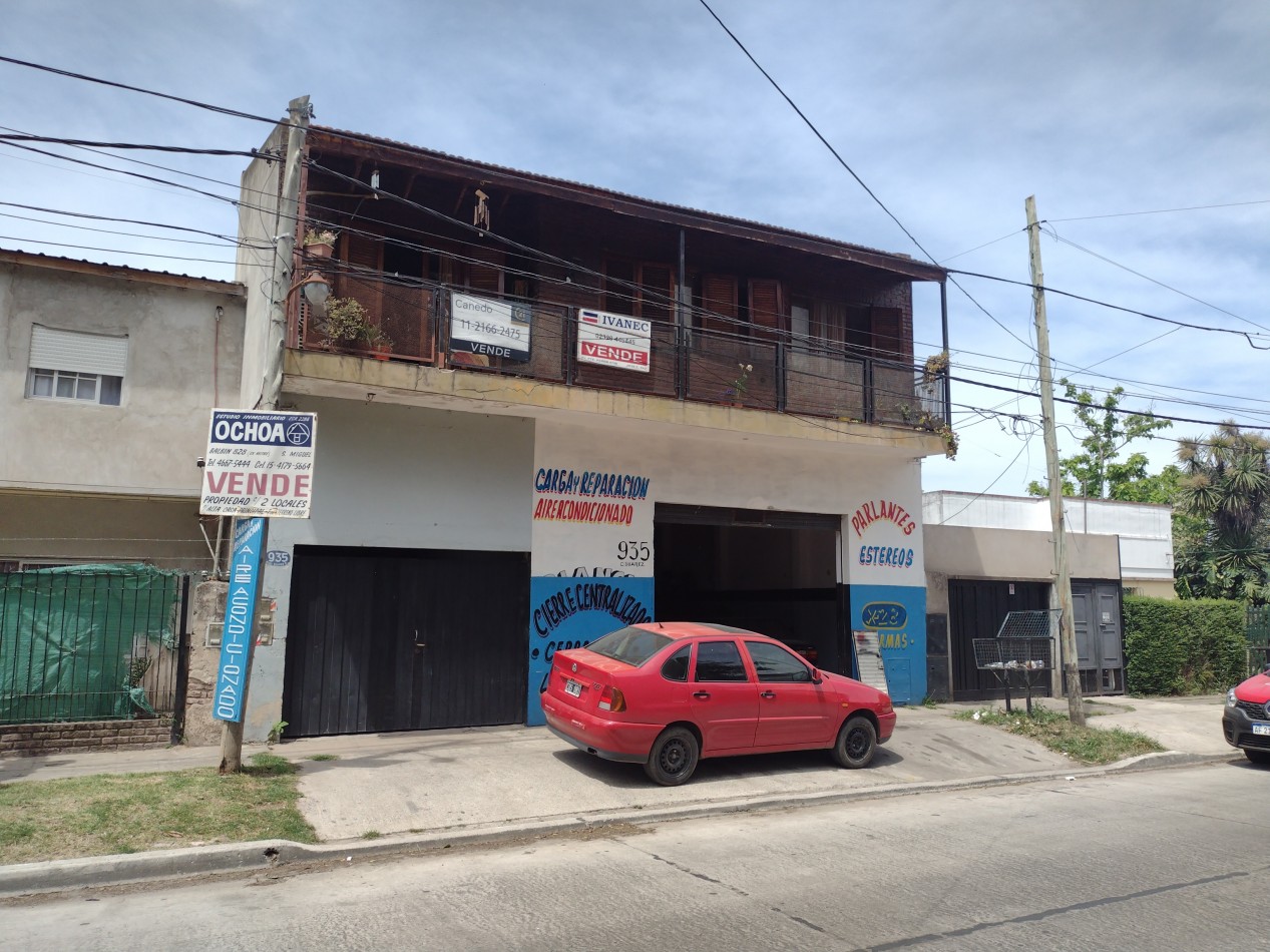 CASA EN PLANTA ALTA MAS LOCAL, PREMOLDEADA, Y GARAJE, CON AMPLIO LOTE A METROS DE MUÑOZ