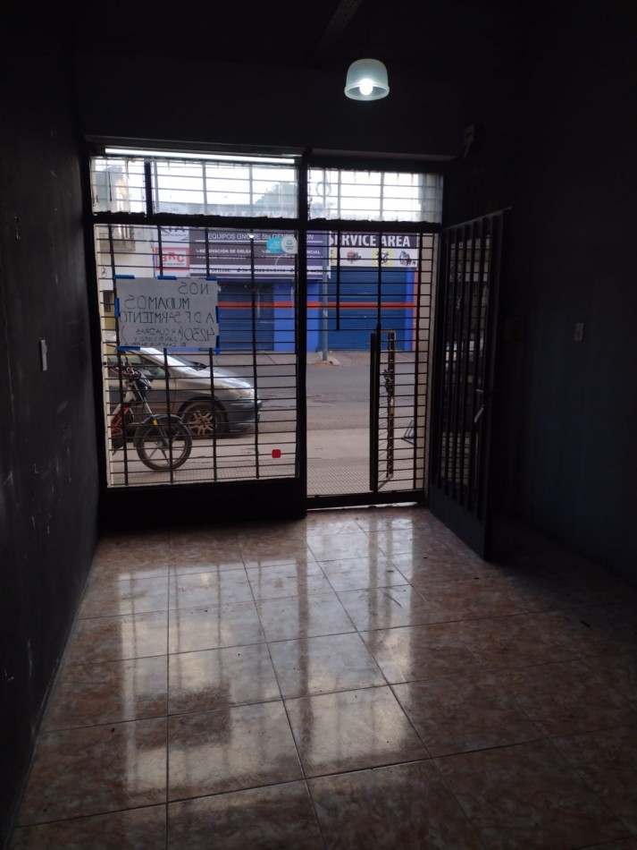 LOCAL SOBRE AV. PTE. PERON 