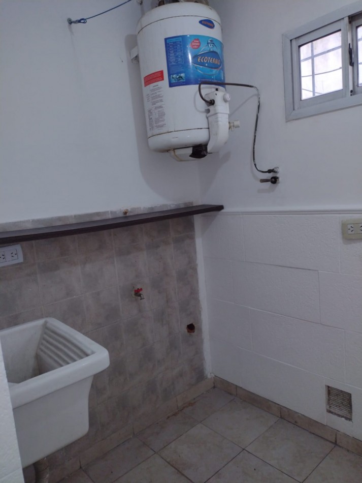 ALQUILER DUPLEX A MTS. DE PTE. PERON