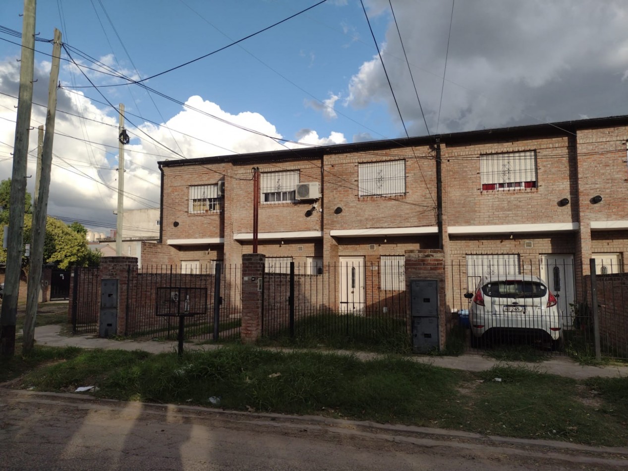 ALQUILER DUPLEX A MTS. DE PTE. PERON
