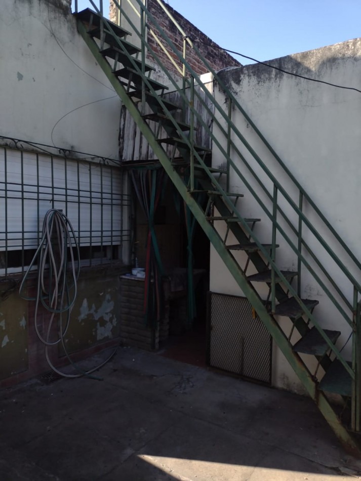 CASA EN BARRIO SANTA PAULA