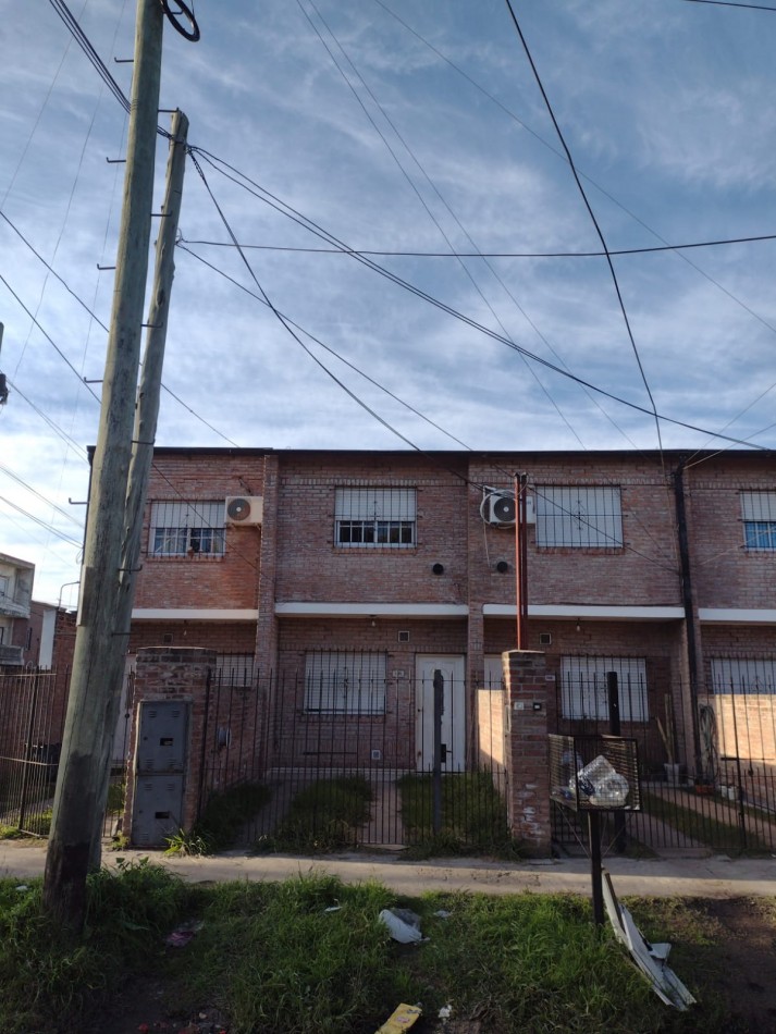 ALQUILER DUPLEX A MTS. DE PTE. PERON