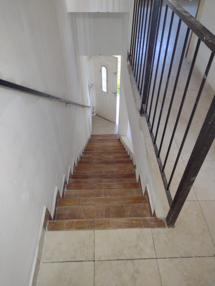 ALQUILER DUPLEX A MTS. DE PTE. PERON