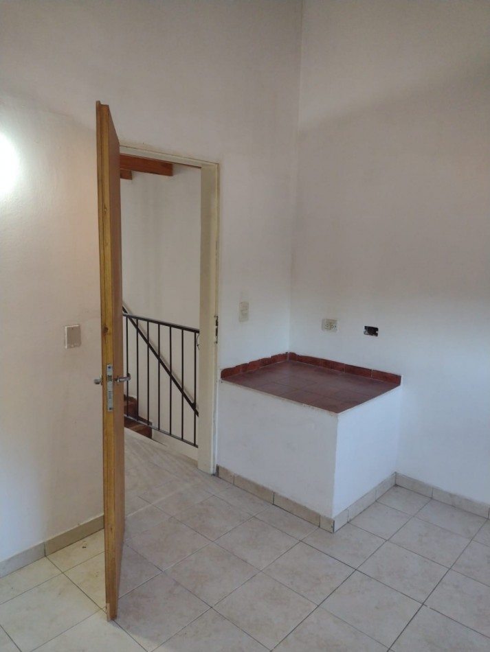 ALQUILER DUPLEX A MTS. DE PTE. PERON