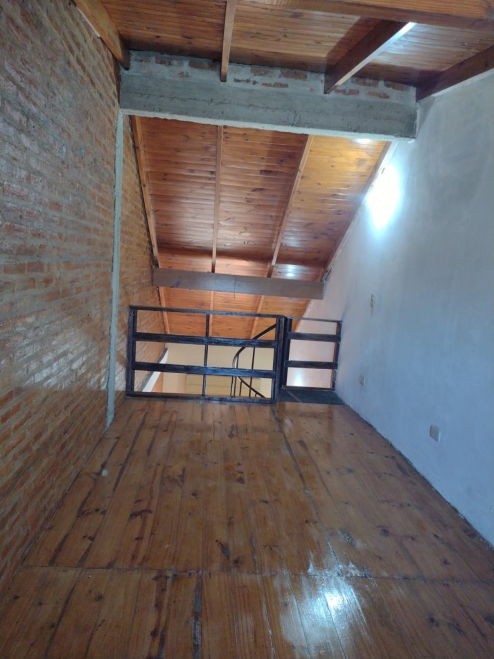 Departamento en planta alta, Cuartel V - Moreno