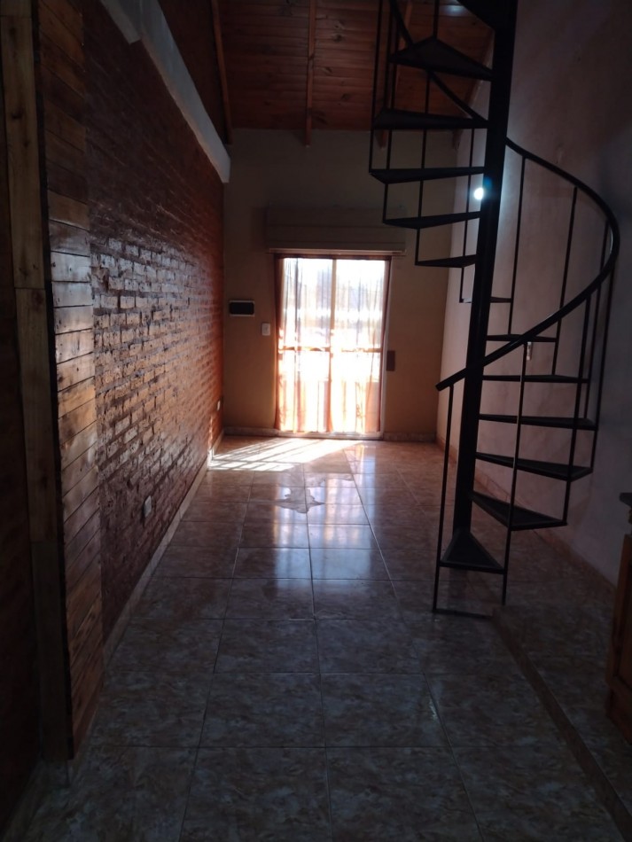 Departamento en planta alta, Cuartel V - Moreno