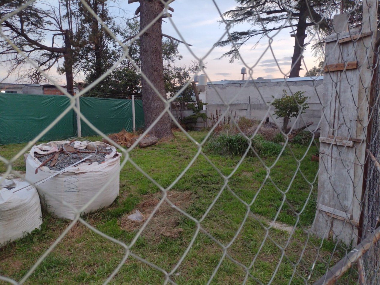 LOTE EN BARRIO ALBERDI, EXCELENTE ZONA SOBRE ASFALTO