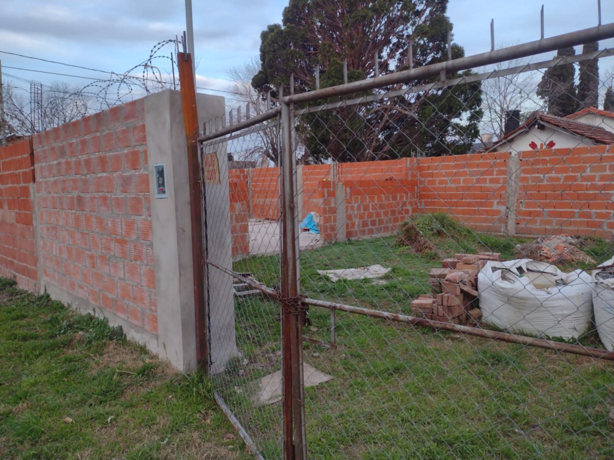 LOTE EN BARRIO ALBERDI, EXCELENTE ZONA SOBRE ASFALTO