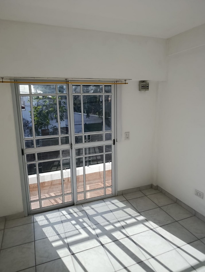 EXCELENTE DEPARTAMENTO EN JOSE. C. PAZ a metros de ruta 197 ! 