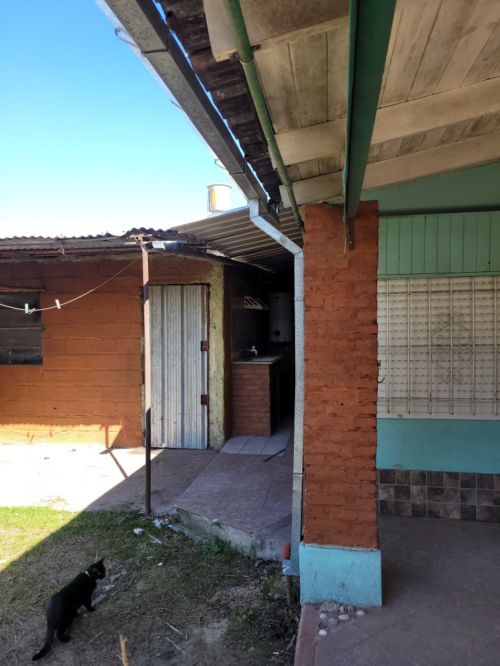 CASA TIPO  PH AL FONDO CON COCHERA A METROS DE AV. PTE. PERON