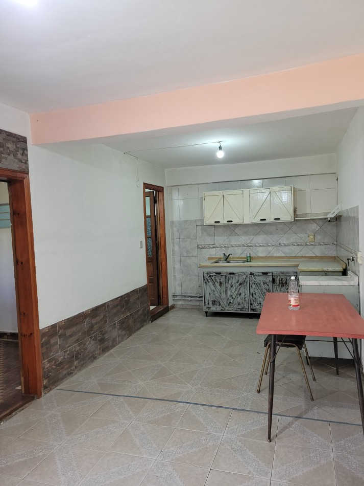 CASA TIPO  PH AL FONDO CON COCHERA A METROS DE AV. PTE. PERON