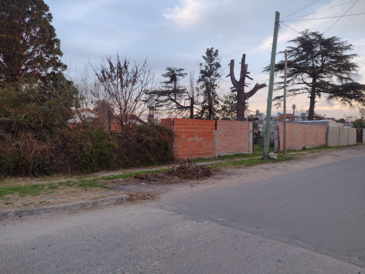LOTE DE TERRENO CON MEJORAS BARRIO ALBERDI