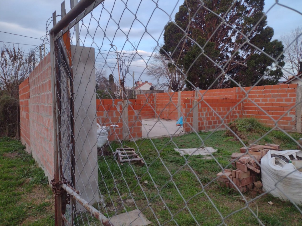 LOTE DE TERRENO CON MEJORAS BARRIO ALBERDI