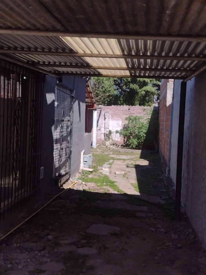 OPORTUNIDAD. CASA EN BARRIO ALBERDI - JOSE C. PAZ