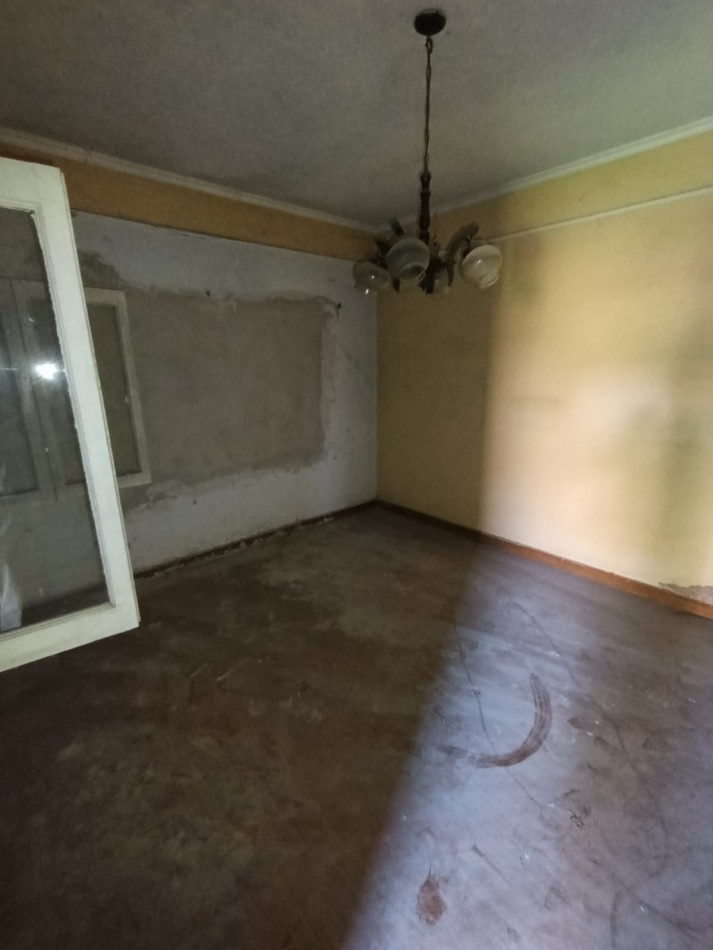 CASA A RESTAURAR EN JOSE C. PAZ CON ANTICIPO Y CUOTAS