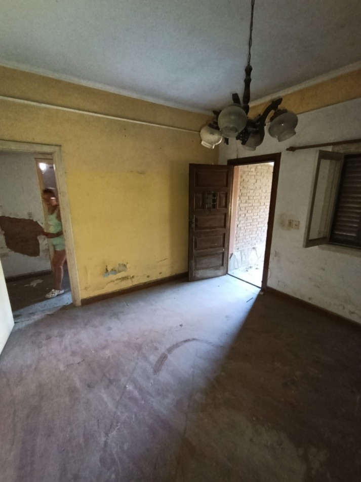CASA A RESTAURAR EN JOSE C. PAZ CON ANTICIPO Y CUOTAS