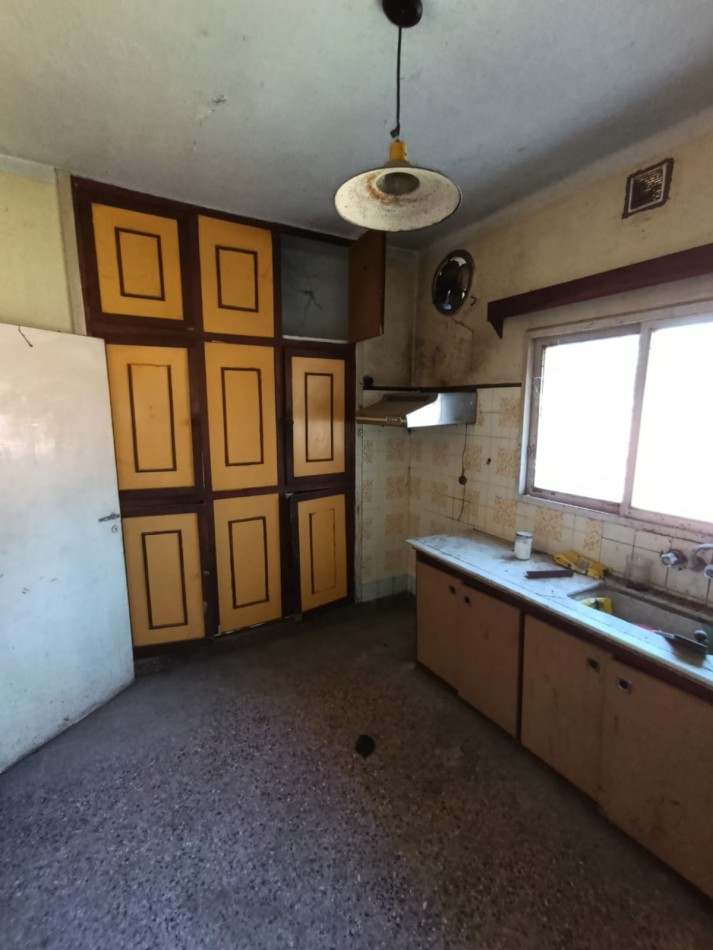 CASA A RESTAURAR EN JOSE C. PAZ CON ANTICIPO Y CUOTAS