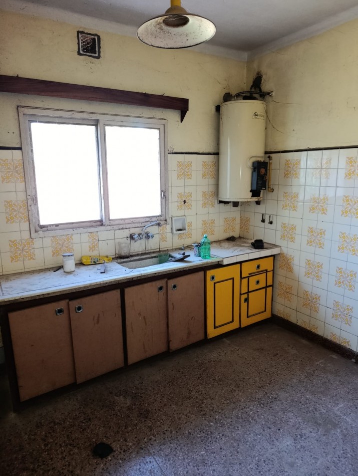 CASA A RESTAURAR EN JOSE C. PAZ CON ANTICIPO Y CUOTAS
