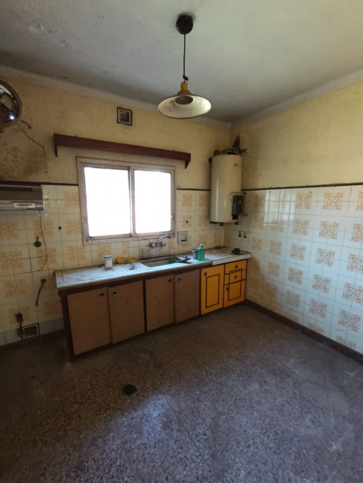CASA A RESTAURAR EN JOSE C. PAZ CON ANTICIPO Y CUOTAS