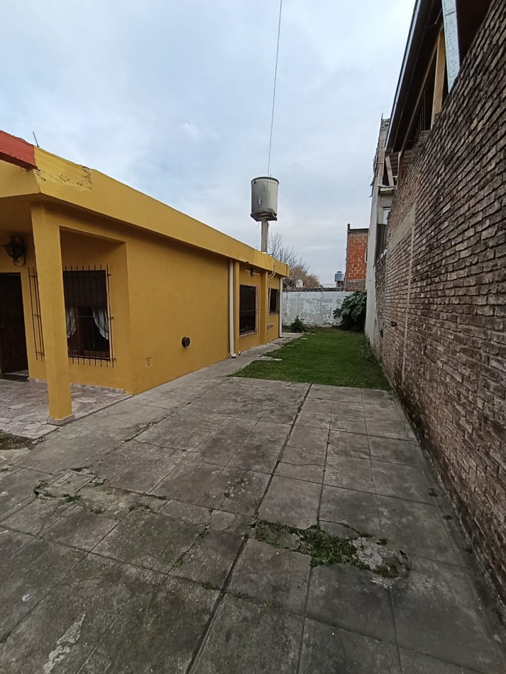 APTO CREDITO HIPOTECARIO - CASA DE 2 DORMITORIOS