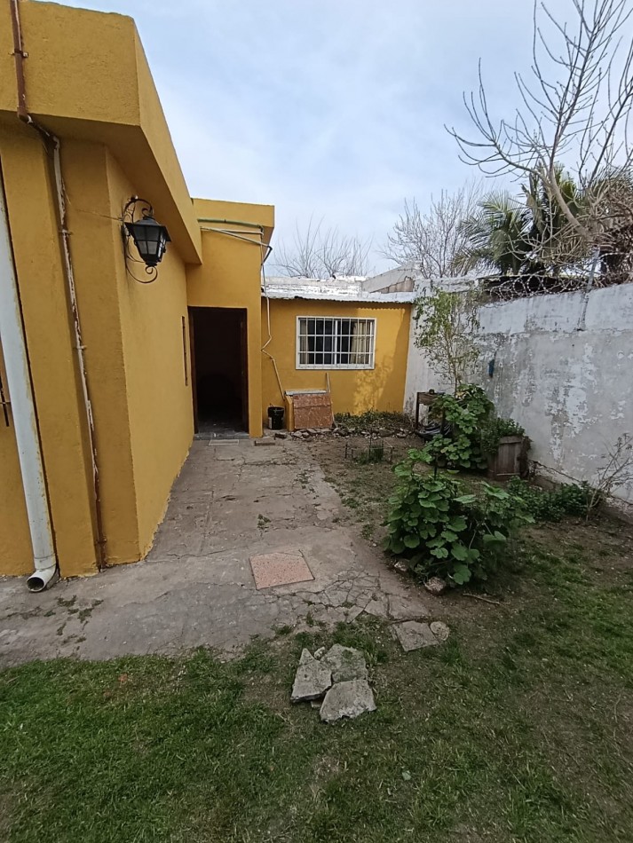 APTO CREDITO HIPOTECARIO - CASA DE 2 DORMITORIOS