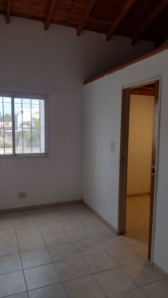 EXCELENTE DUPLEX A 150 METROS DE AV. PTE. PERON!