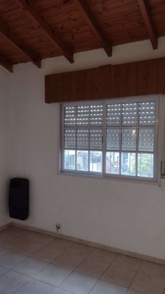EXCELENTE DUPLEX A 150 METROS DE AV. PTE. PERON!