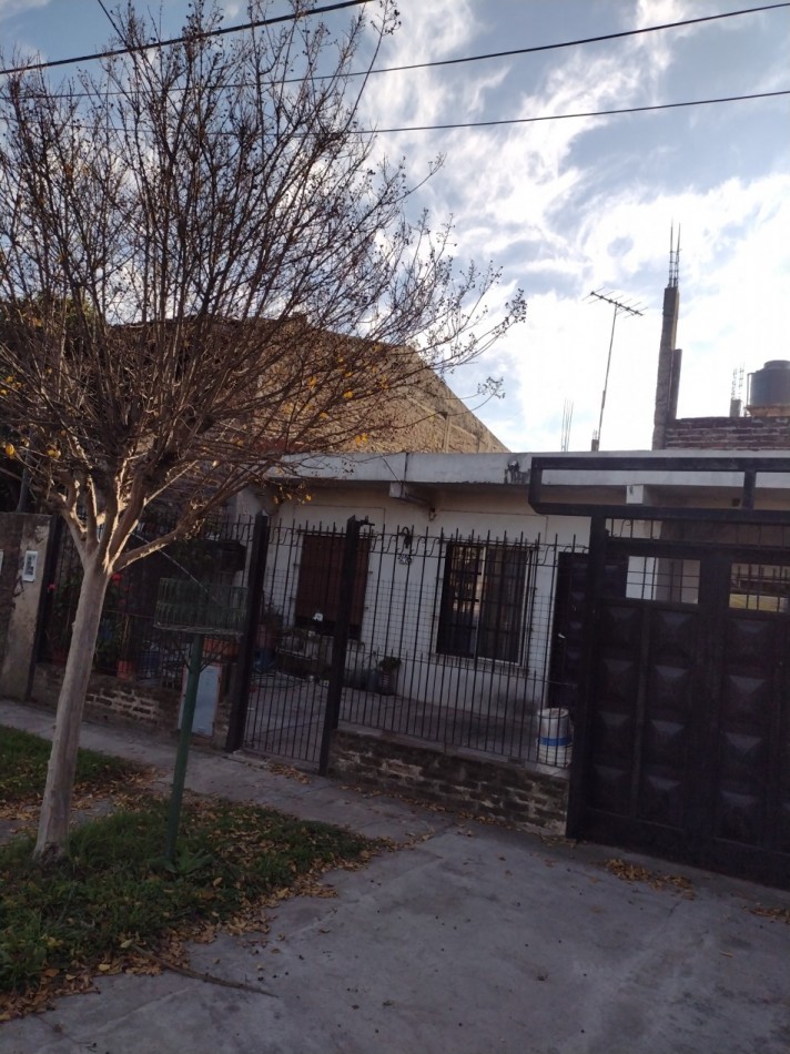 CASA A 150 METROS DE PTE. PERON EN JOSE C. PAZ