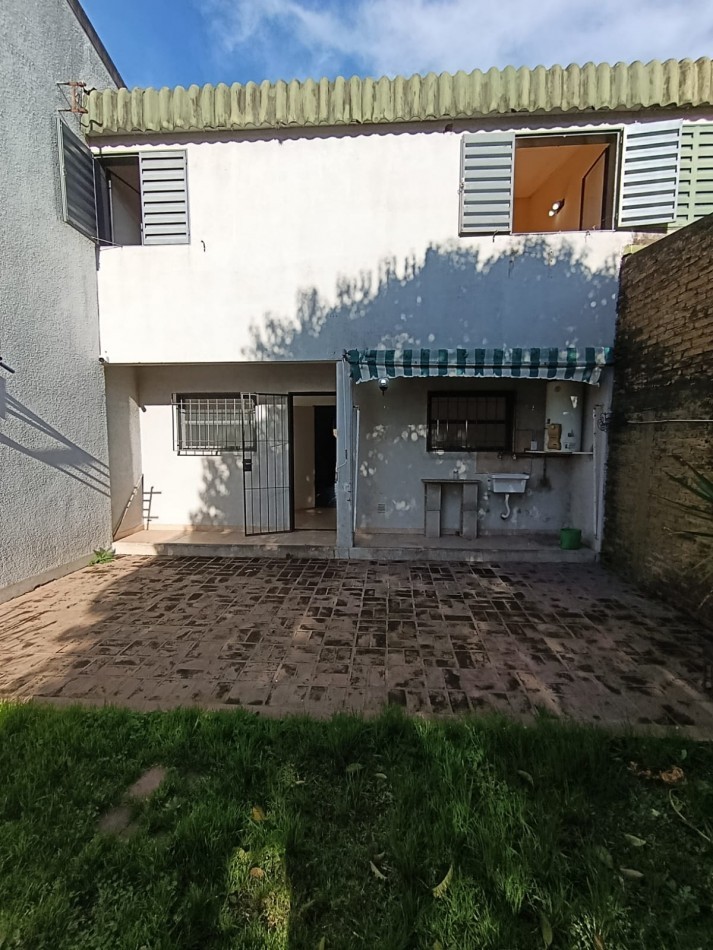 CASA 4 DORMITORIOS EN JOSE C. PAZ