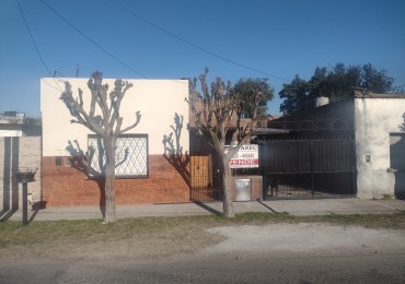 CASA CON DEPARTAMENTO AL FONDO A MTS. DE AV. GASPAR CAMPOS. 