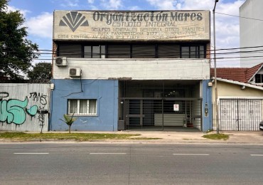 EXCELENTE PROPOIEDAD DE 7 AMBIENTES SOBRE COLECTORA DE RUTA PANAMERICANA A MTS. DE RUTA 202